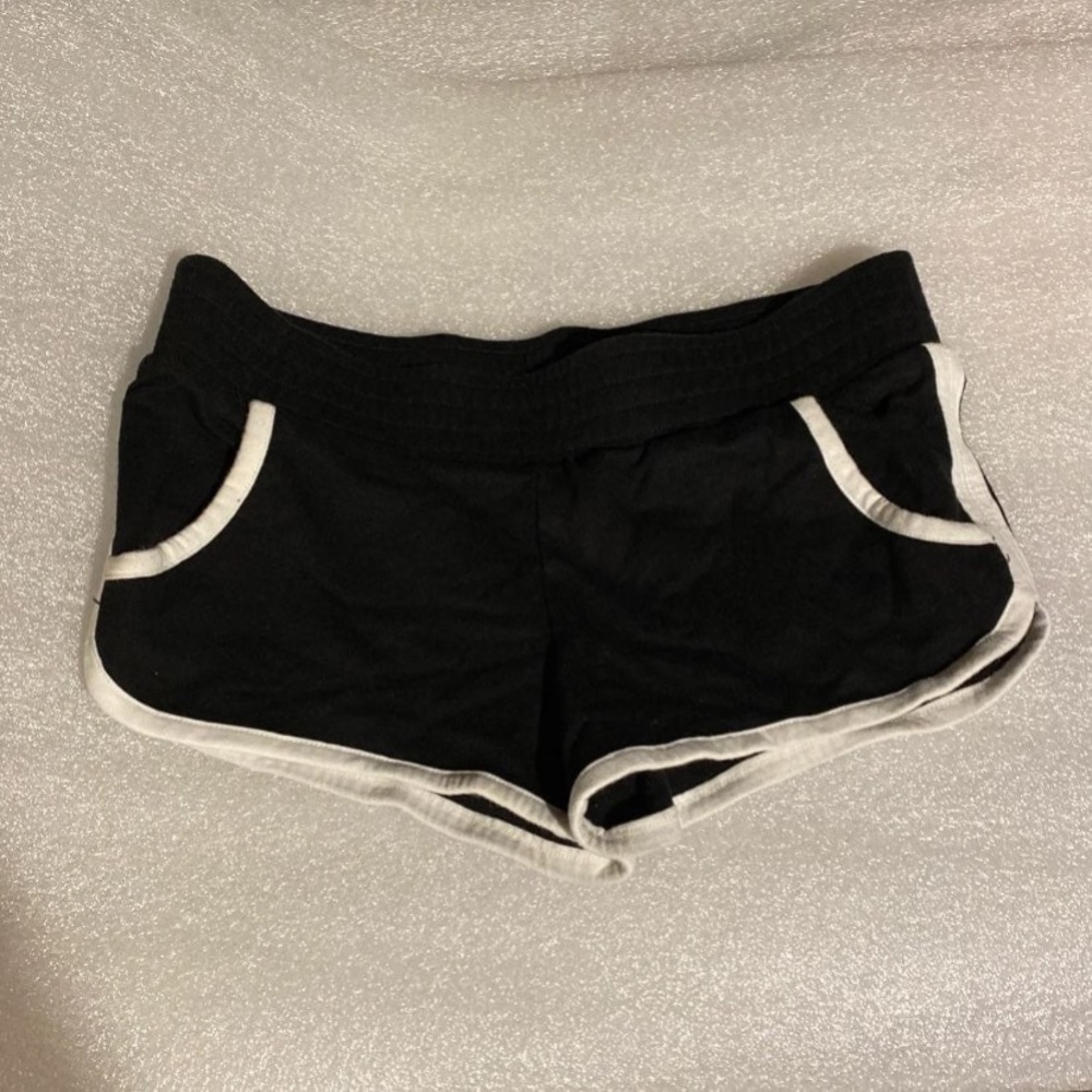 Black/White Shorts Size 3/5 Junior